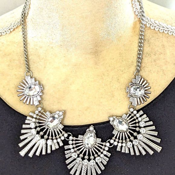 Silver tone shiny 18" necklace rhinestones pendants statement piece - Picture 1 of 3